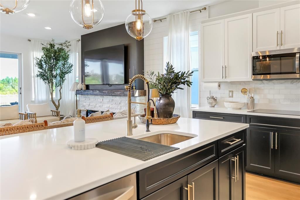 For Sale: $698,000 (3 beds, 2 baths, 2427 Square Feet)