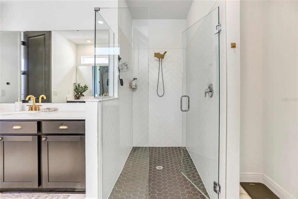 For Sale: $698,000 (3 beds, 2 baths, 2427 Square Feet)