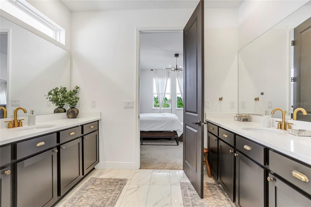 For Sale: $698,000 (3 beds, 2 baths, 2427 Square Feet)