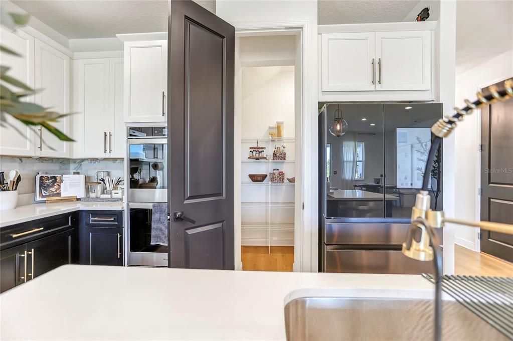 For Sale: $698,000 (3 beds, 2 baths, 2427 Square Feet)