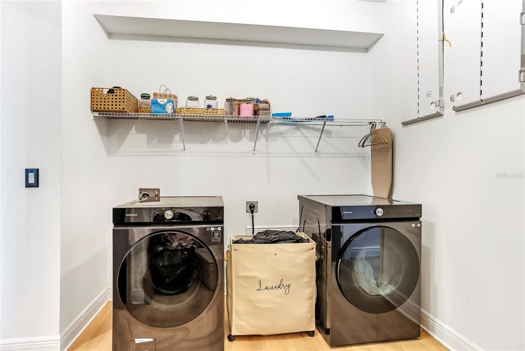 For Sale: $698,000 (3 beds, 2 baths, 2427 Square Feet)