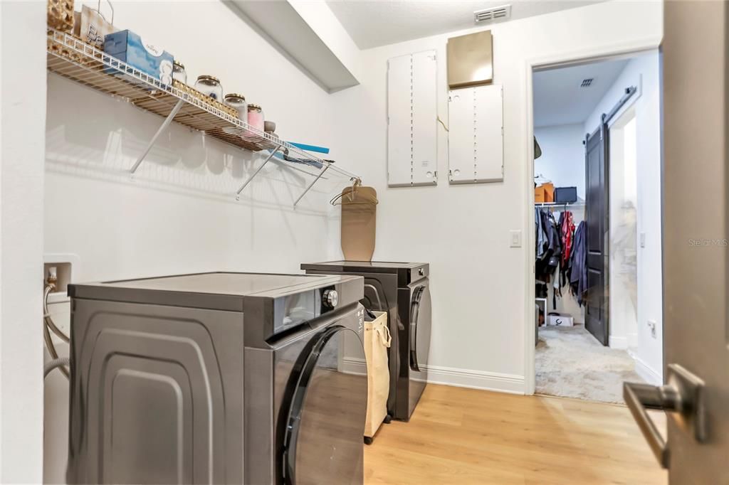 For Sale: $698,000 (3 beds, 2 baths, 2427 Square Feet)