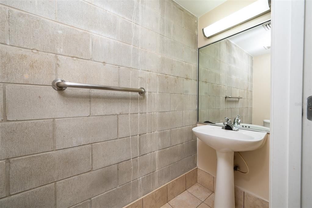 待售: $250,000 (3 贝兹, 3 浴室, 1400 平方英尺)