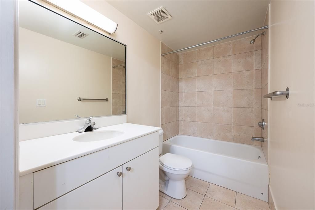 待售: $250,000 (3 贝兹, 3 浴室, 1400 平方英尺)