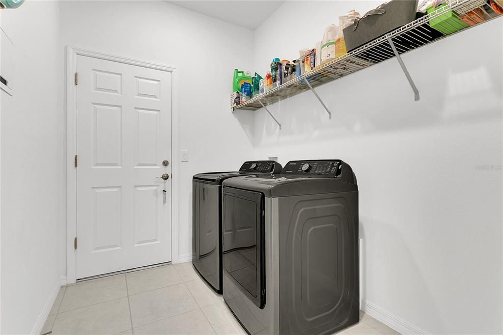 На продажу: $390,000 (4 спален, 2 ванн, 2209 Квадратных фут)