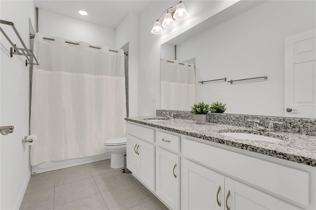 На продажу: $390,000 (4 спален, 2 ванн, 2209 Квадратных фут)