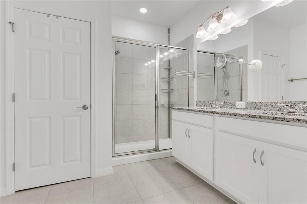 На продажу: $390,000 (4 спален, 2 ванн, 2209 Квадратных фут)