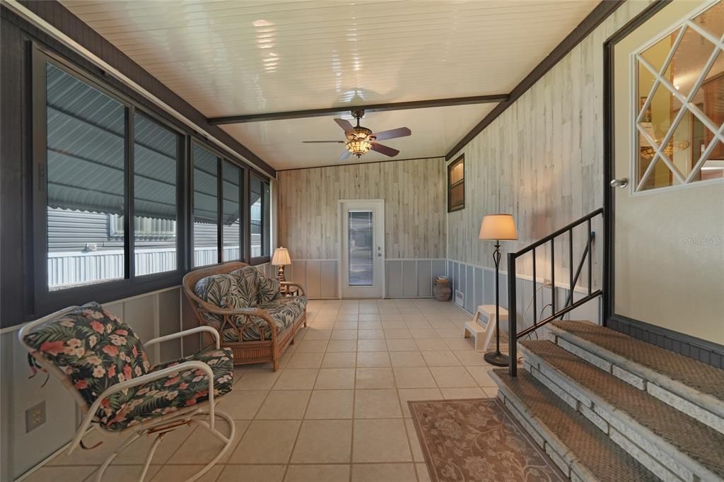 For Sale: $105,000 (2 beds, 2 baths, 1170 Square Feet)