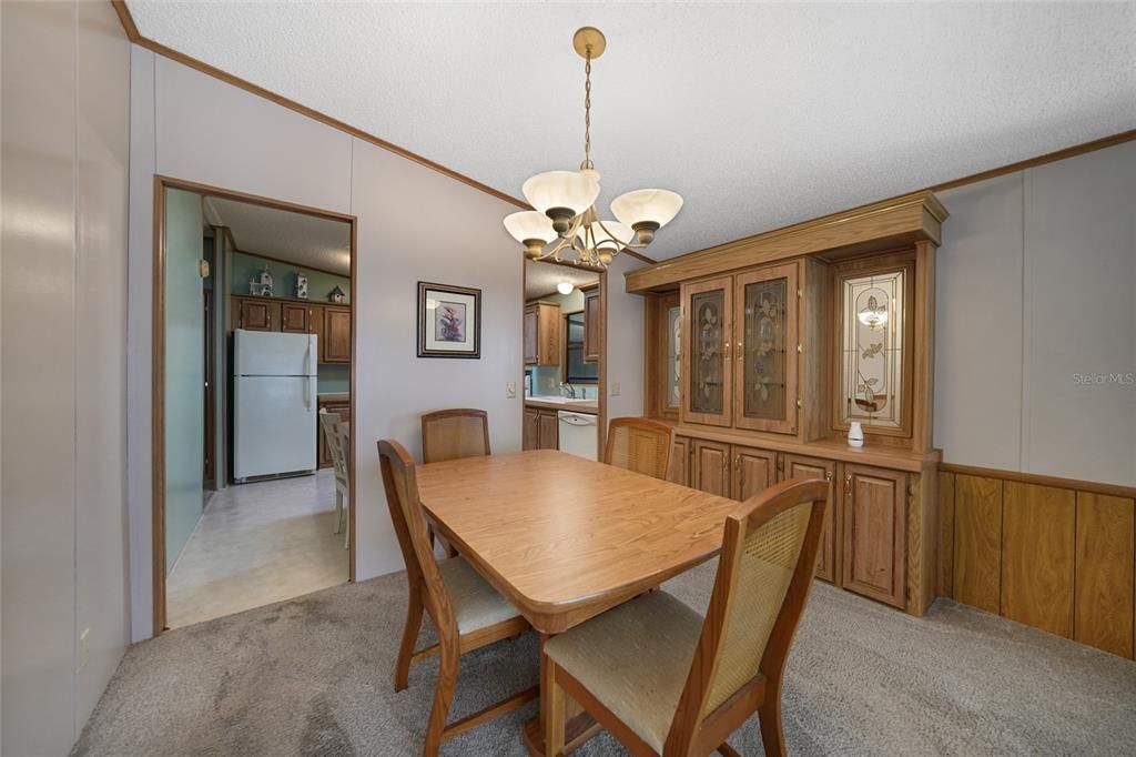 For Sale: $105,000 (2 beds, 2 baths, 1170 Square Feet)