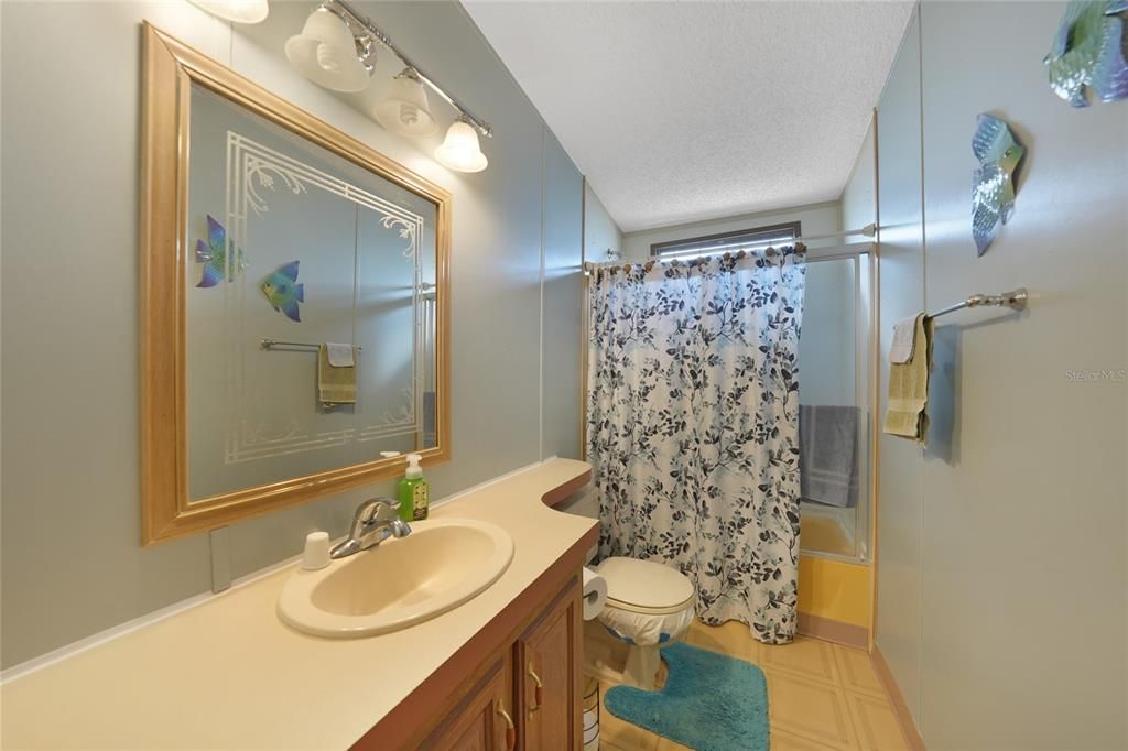 For Sale: $105,000 (2 beds, 2 baths, 1170 Square Feet)