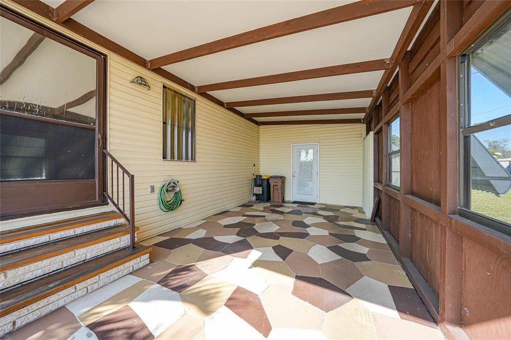 For Sale: $105,000 (2 beds, 2 baths, 1170 Square Feet)