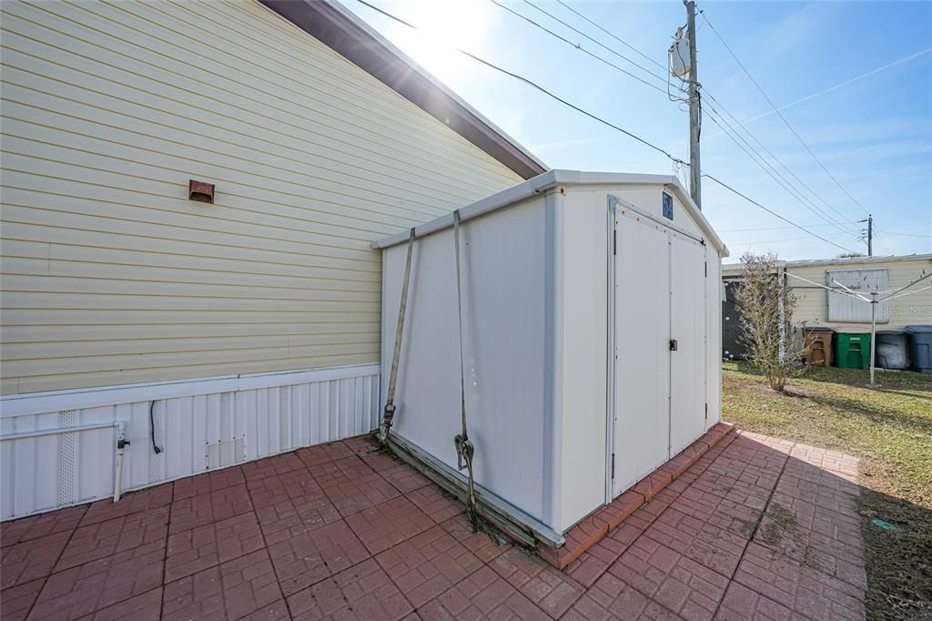 For Sale: $105,000 (2 beds, 2 baths, 1170 Square Feet)