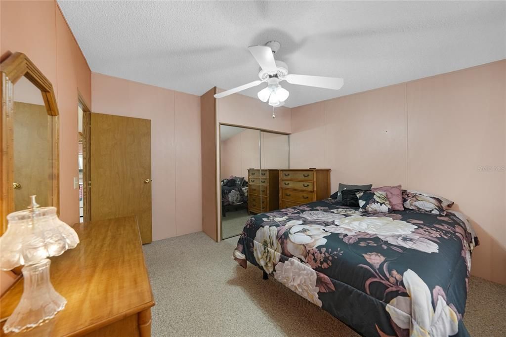 For Sale: $105,000 (2 beds, 2 baths, 1170 Square Feet)