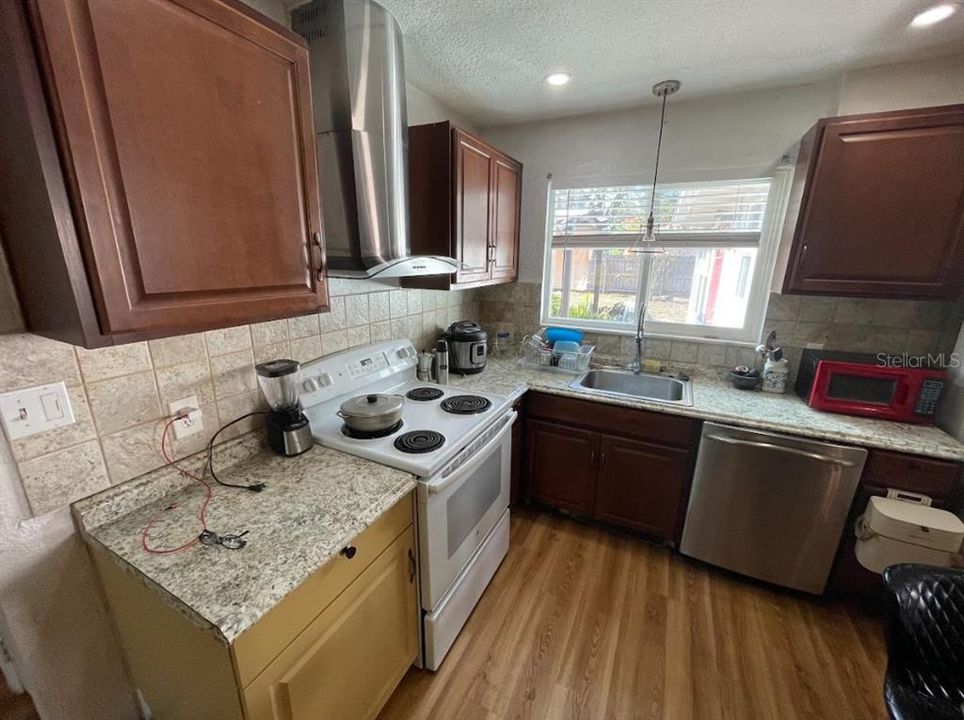 待售: $364,900 (3 贝兹, 3 浴室, 1544 平方英尺)