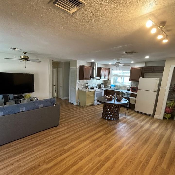 待售: $364,900 (3 贝兹, 3 浴室, 1544 平方英尺)