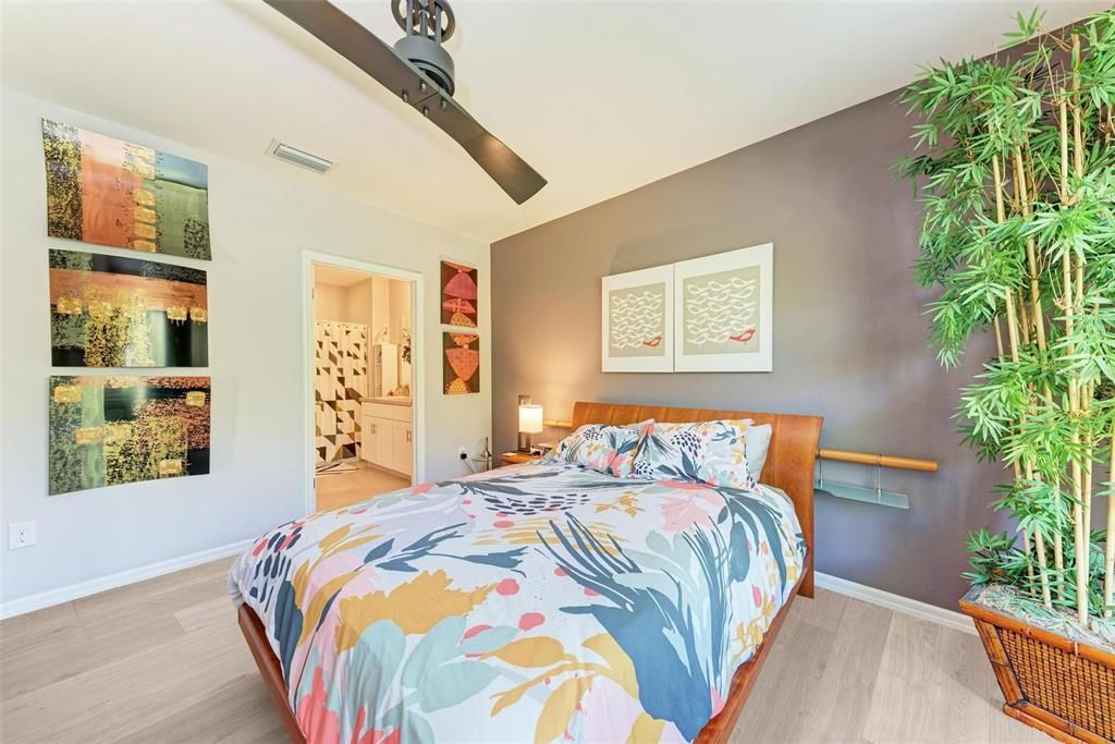 For Sale: $295,000 (2 beds, 2 baths, 1510 Square Feet)