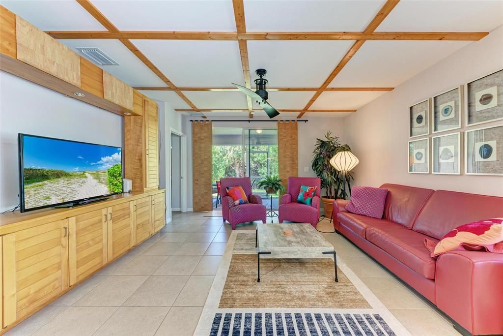 For Sale: $295,000 (2 beds, 2 baths, 1510 Square Feet)