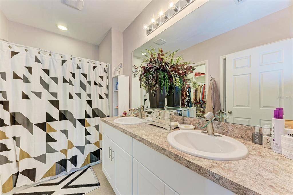 For Sale: $295,000 (2 beds, 2 baths, 1510 Square Feet)