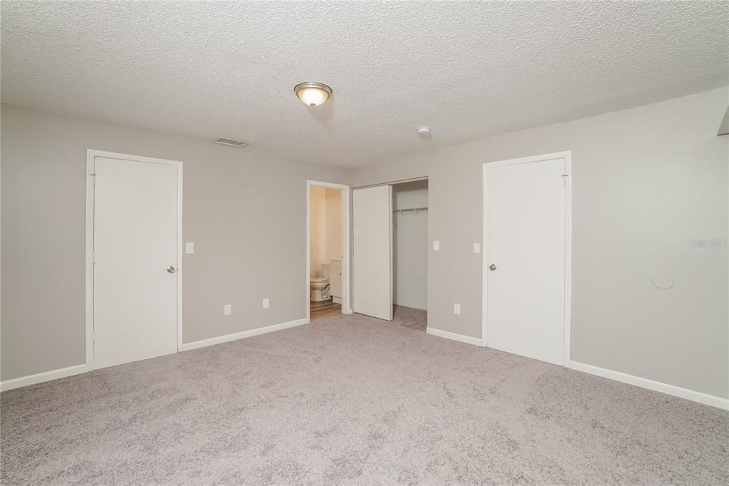 For Rent: $2,000 (3 beds, 2 baths, 1218 Square Feet)