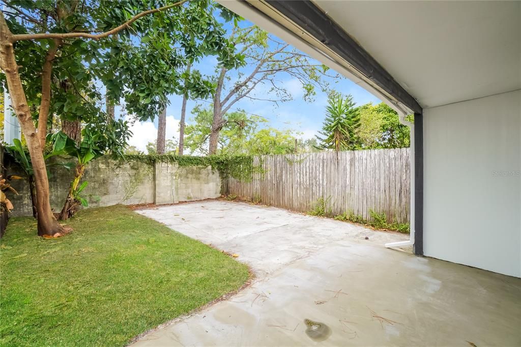 For Rent: $2,000 (3 beds, 2 baths, 1218 Square Feet)