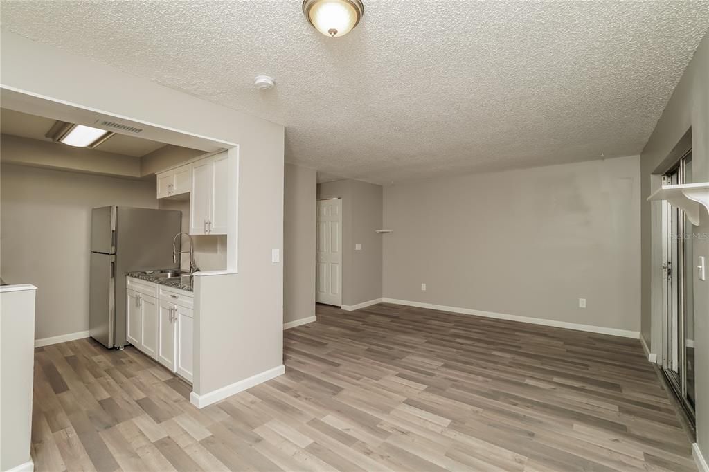 For Rent: $2,000 (3 beds, 2 baths, 1218 Square Feet)