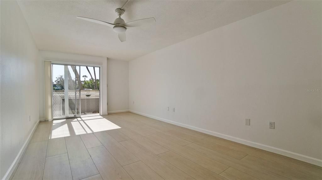 En Venta: $499,000 (2 camas, 2 baños, 1305 Pies cuadrados)