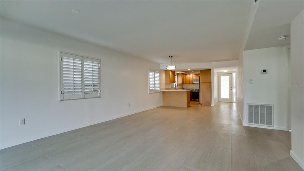 En Venta: $499,000 (2 camas, 2 baños, 1305 Pies cuadrados)