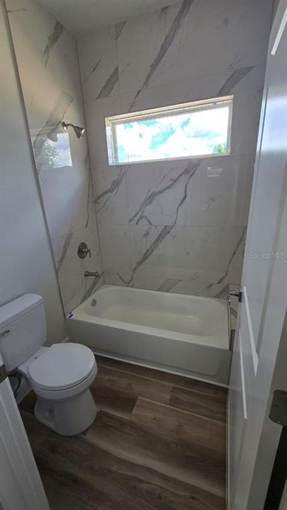 For Rent: $2,300 (4 beds, 3 baths, 1881 Square Feet)