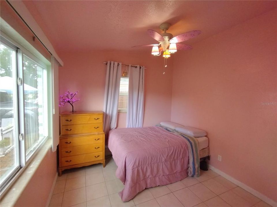 待售: $349,900 (4 贝兹, 2 浴室, 2145 平方英尺)