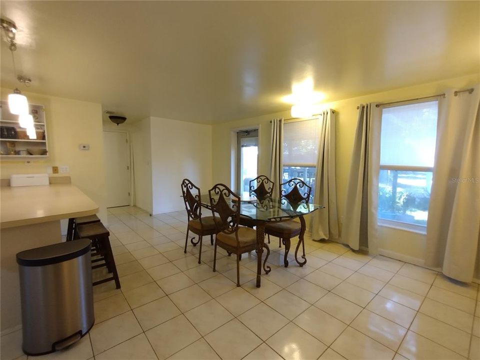 待售: $349,900 (4 贝兹, 2 浴室, 2145 平方英尺)