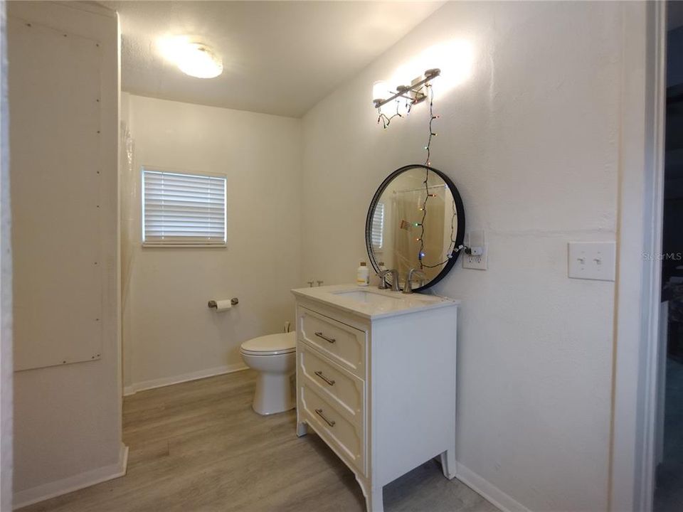 待售: $349,900 (4 贝兹, 2 浴室, 2145 平方英尺)