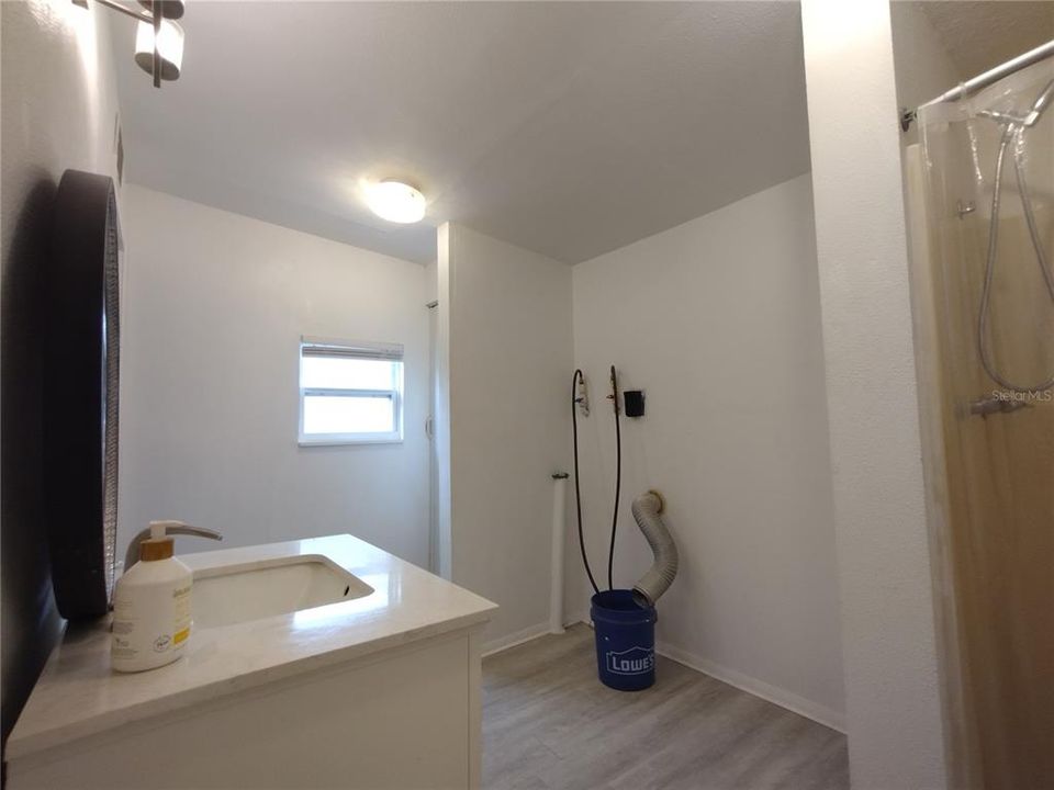 待售: $349,900 (4 贝兹, 2 浴室, 2145 平方英尺)