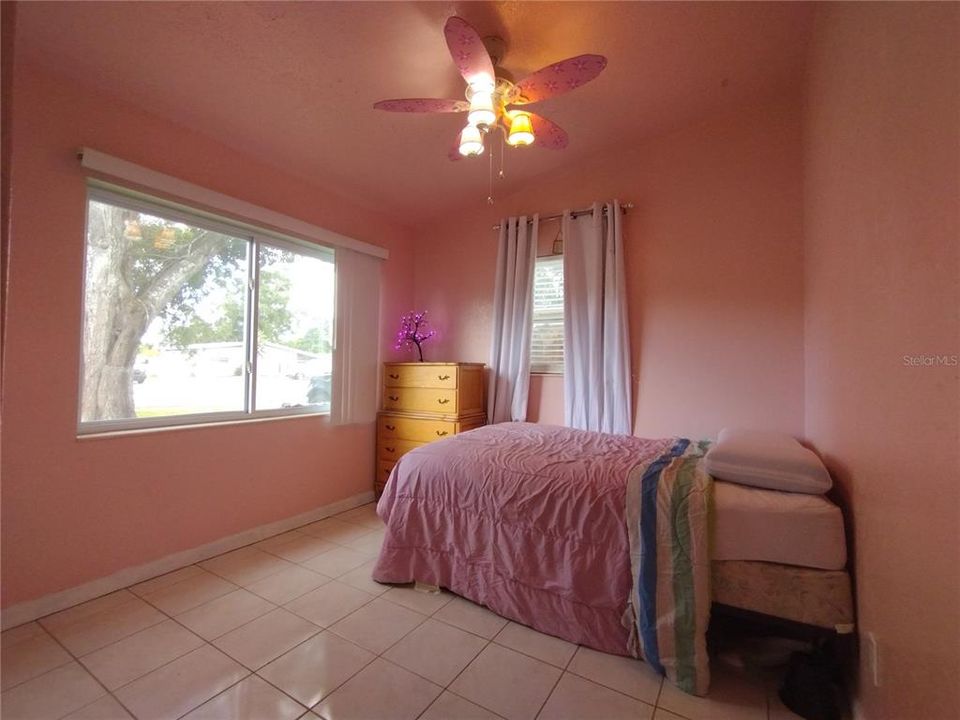 待售: $349,900 (4 贝兹, 2 浴室, 2145 平方英尺)