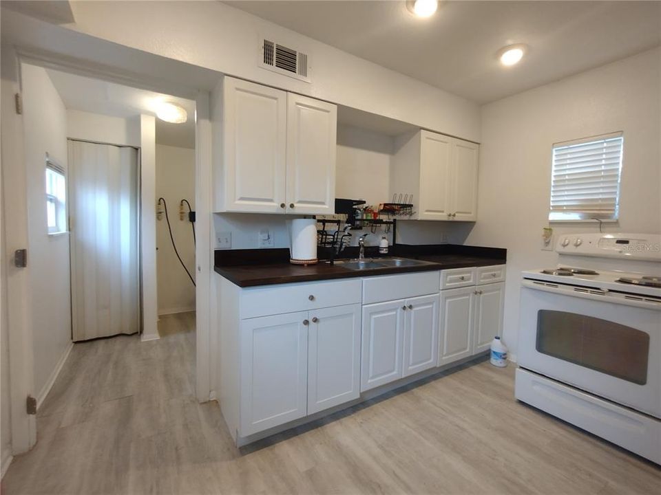 待售: $349,900 (4 贝兹, 2 浴室, 2145 平方英尺)