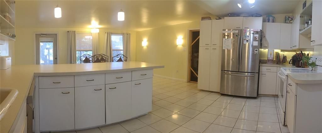 待售: $349,900 (4 贝兹, 2 浴室, 2145 平方英尺)