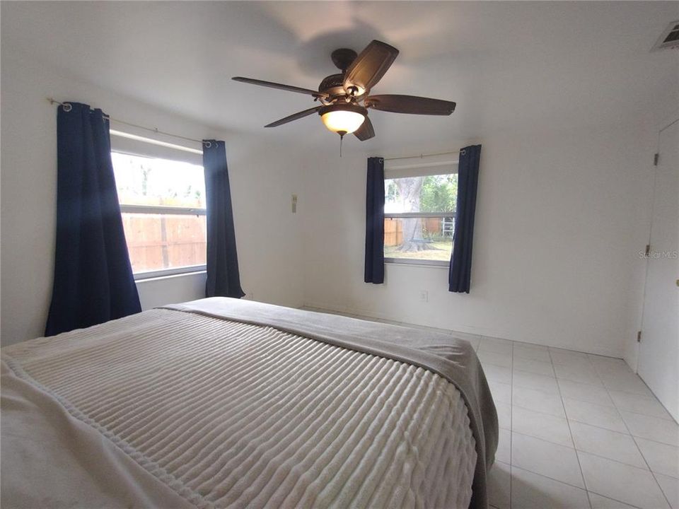 待售: $349,900 (4 贝兹, 2 浴室, 2145 平方英尺)