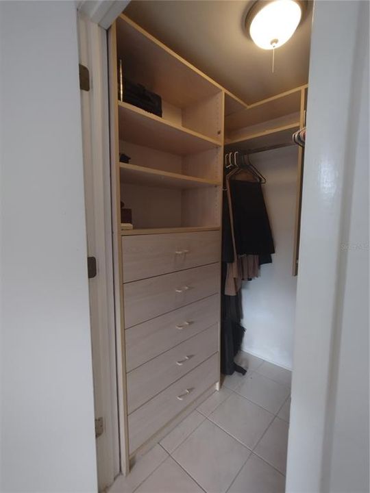 待售: $349,900 (4 贝兹, 2 浴室, 2145 平方英尺)