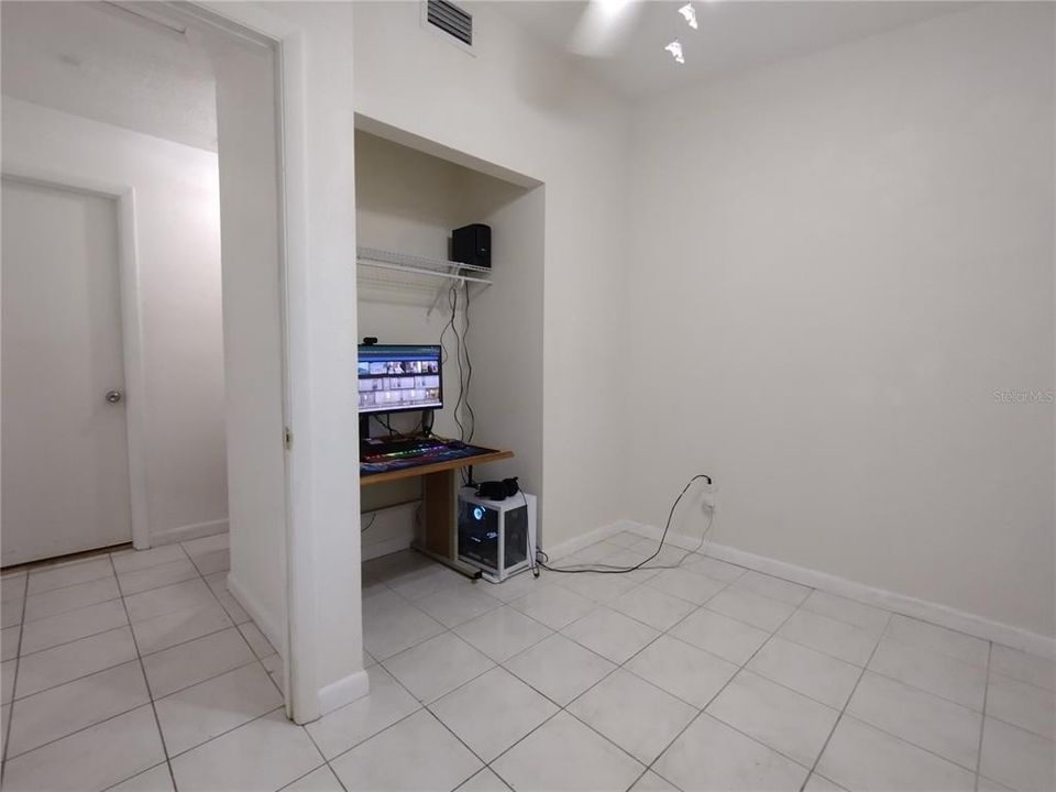 待售: $349,900 (4 贝兹, 2 浴室, 2145 平方英尺)