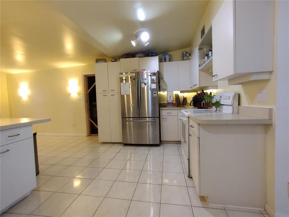 待售: $349,900 (4 贝兹, 2 浴室, 2145 平方英尺)