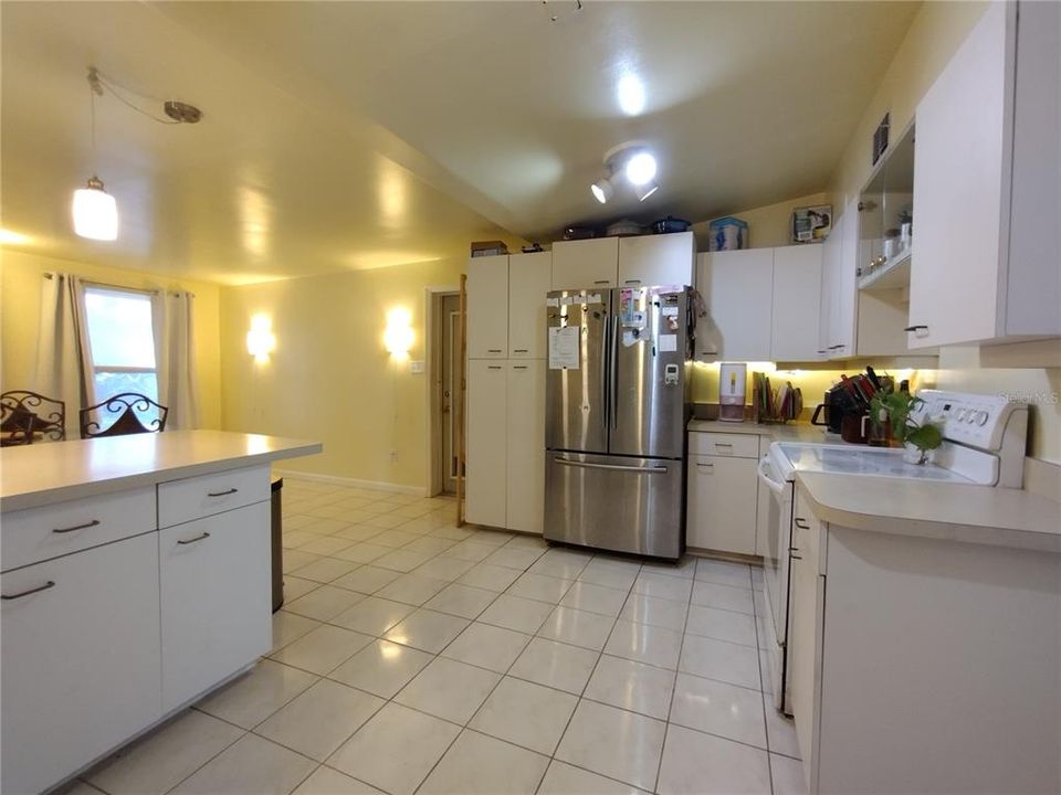 待售: $349,900 (4 贝兹, 2 浴室, 2145 平方英尺)