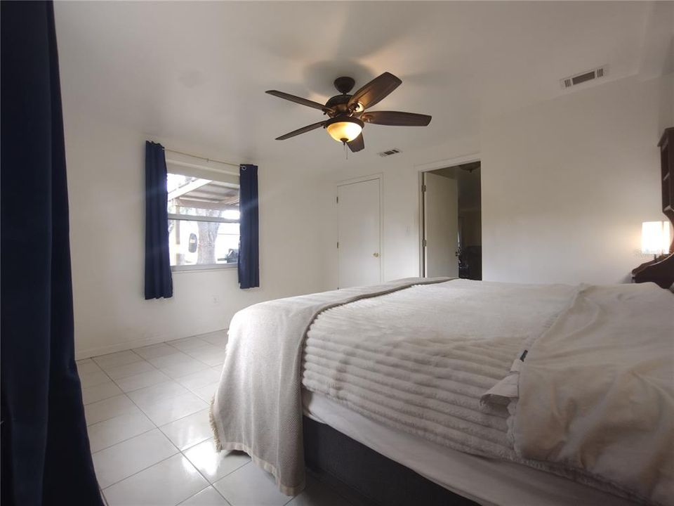 待售: $349,900 (4 贝兹, 2 浴室, 2145 平方英尺)