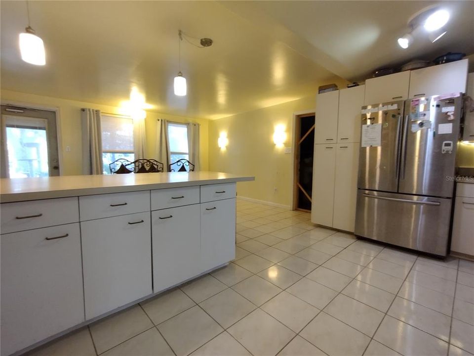 待售: $349,900 (4 贝兹, 2 浴室, 2145 平方英尺)