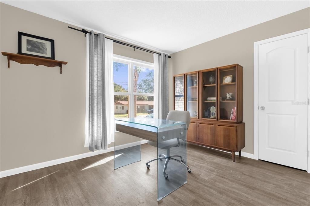 For Sale: $319,900 (3 beds, 1 baths, 1560 Square Feet)