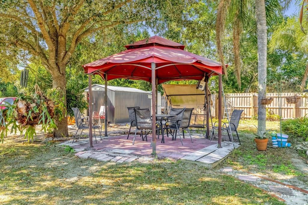 For Sale: $319,900 (3 beds, 1 baths, 1560 Square Feet)