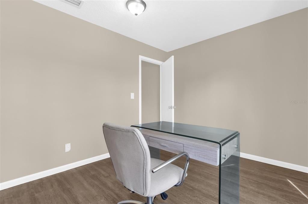 For Sale: $319,900 (3 beds, 1 baths, 1560 Square Feet)