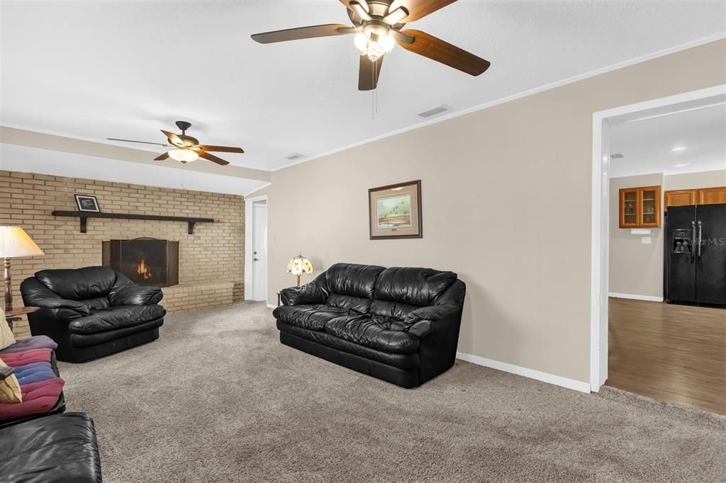 For Sale: $319,900 (3 beds, 1 baths, 1560 Square Feet)