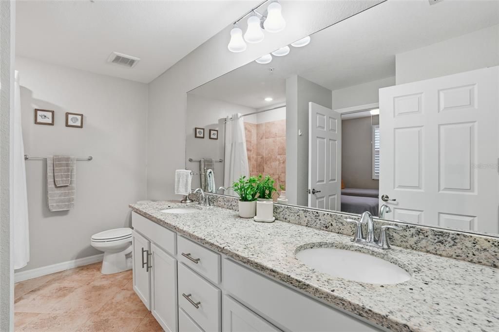 На продажу: $269,900 (3 спален, 2 ванн, 1407 Квадратных фут)