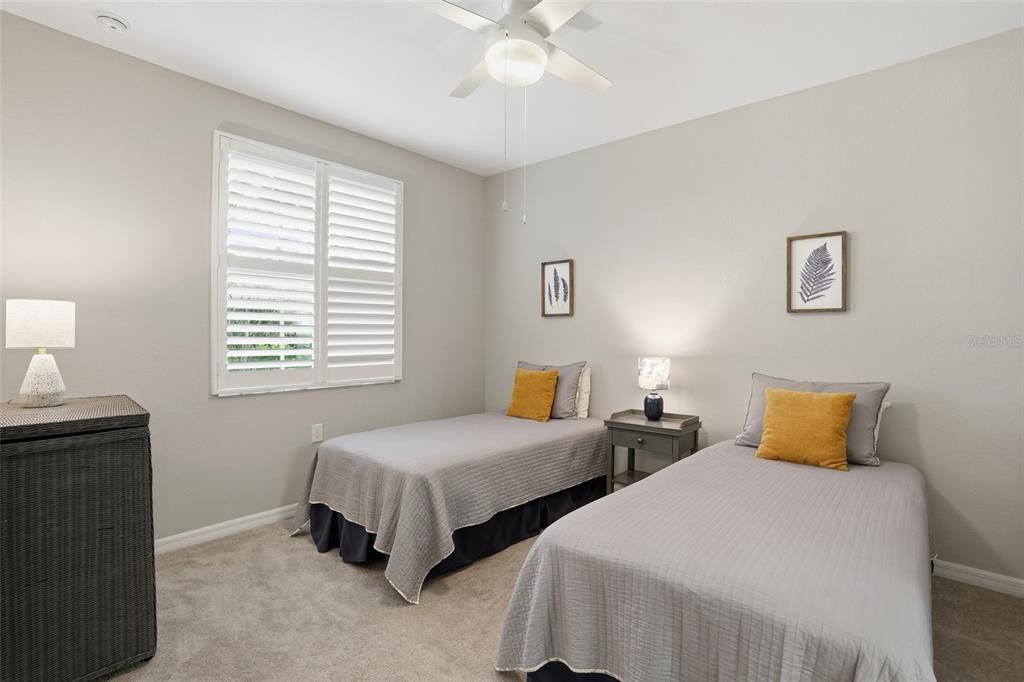 На продажу: $269,900 (3 спален, 2 ванн, 1407 Квадратных фут)