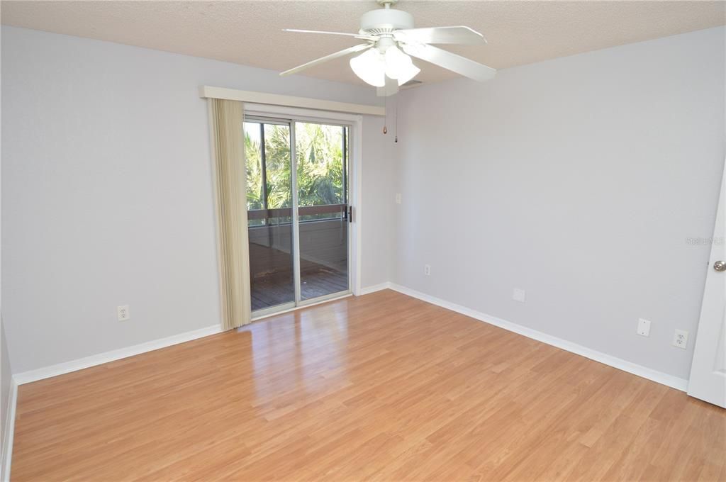 出租: $1,550 (1 贝兹, 1 浴室, 742 平方英尺)