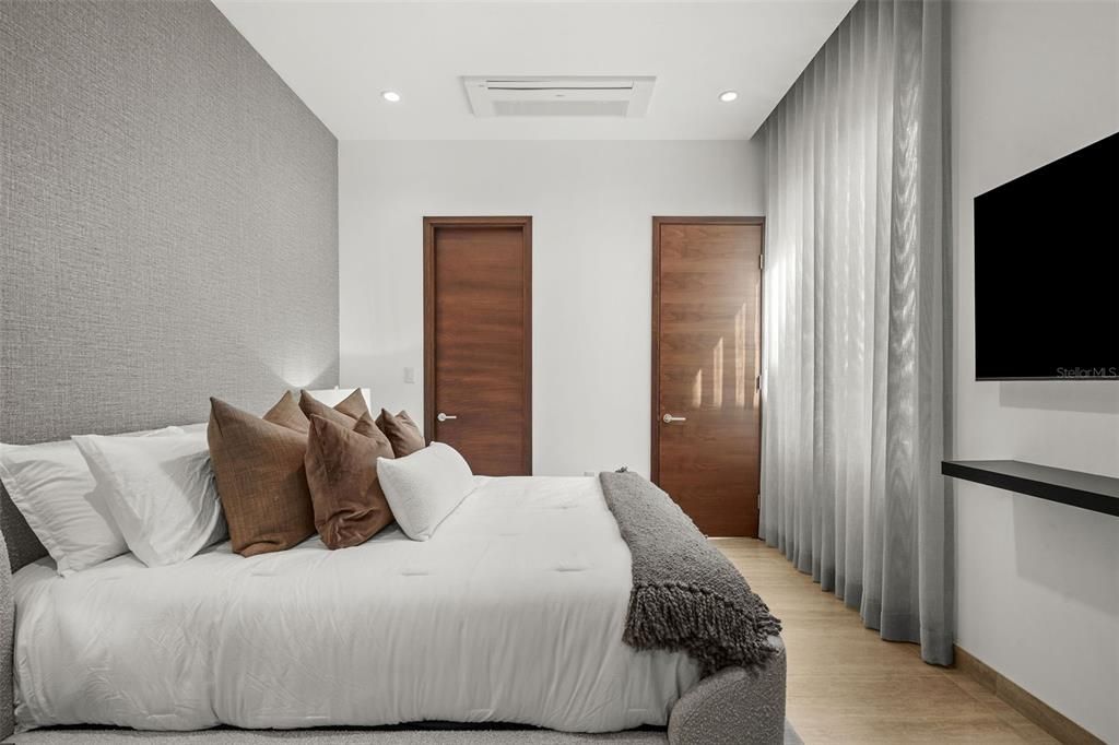 待售: $6,500,000 (4 贝兹, 4 浴室, 4300 平方英尺)